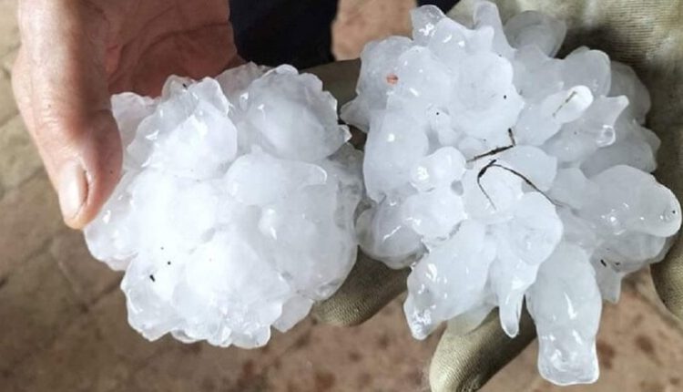 إيطاليا.. إصابة أكثر من 100 شخص بحبّات البرد