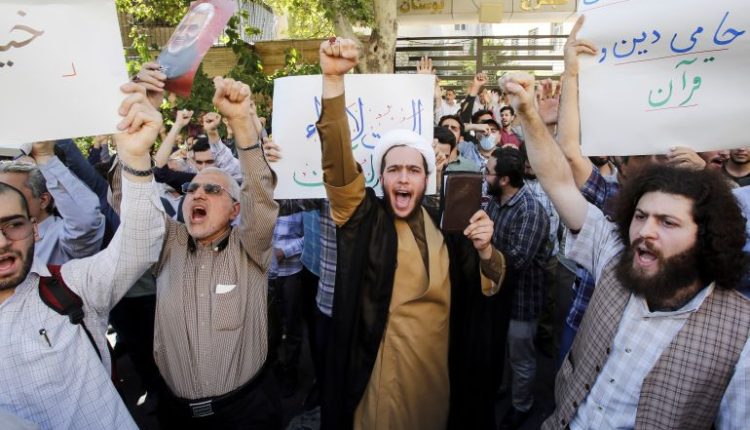 احتجاجا على حرق المصحف.. إيران لن ترسل سفيرا جديدا إلى السويد