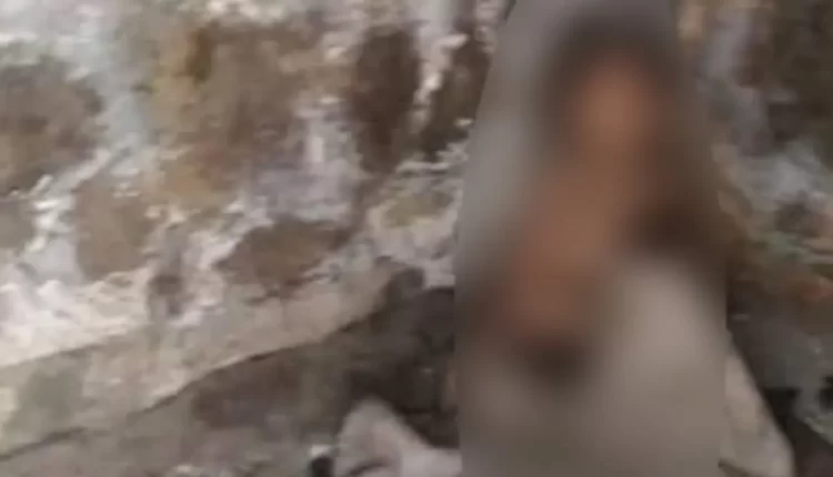 احتجزه والده وزوجته عارياً بغرفة مظلمة.. تفاصيل تعذيب طفل معاق تهزّ الليبيين