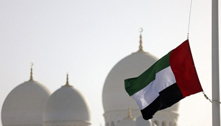 الإمارات تسمح بعودة 15 سجينا إيرانيا إلى بلادهم