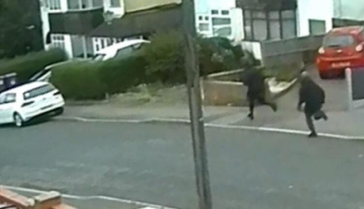 بريطانيا.. السجن 34 عاما لمراهقين قتلا شابا بسيف