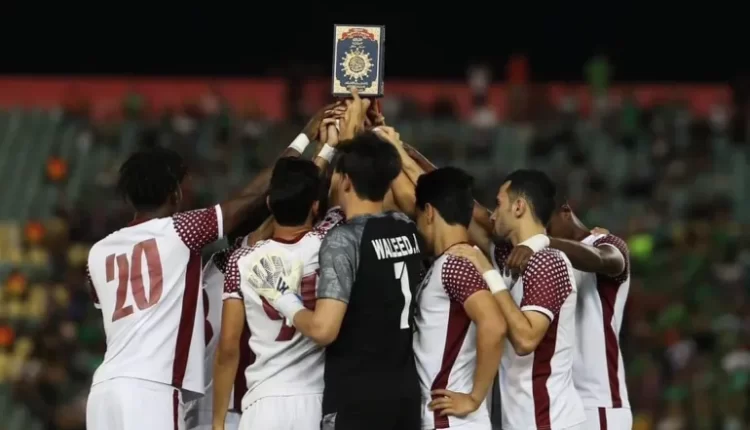 ردا على الإساءة للقرآن الكريم.. لاعبون وحكام يدخلون مباراة في الدوري العراقي حاملين نسخا من المصحف