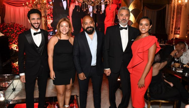 فتحي عبد الوهاب يحتفل بزفاف شقيقته