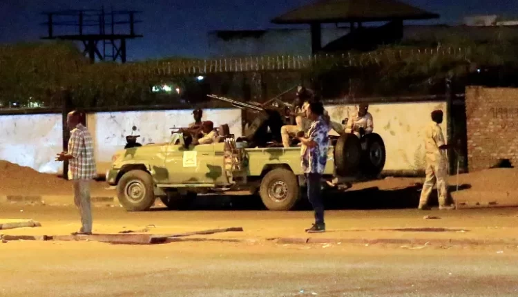 قصف جوي بالخرطوم.. البرهان يشترط لوقف إطلاق النار وحميدتي يشكل لجنة لبحث الحل السياسي