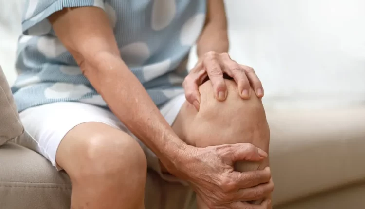 للمصابين بالتهاب المفاصل.. تجنبوا هذه الأطعمة!