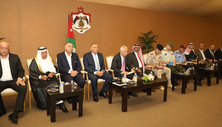 متابعة لزيارة الملك للرصيفة.. العيسوي يلتقي وجهاء وممثلين عن أبناء وبنات اللواء