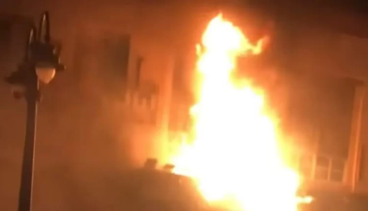 مصر.. حريق هائل يلتهم 4 مطاعم شهيرة بالإسكندرية