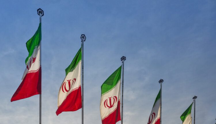 وزارة الدفاع الإيرانية تصدر بيانا بخصوص استمرار الإساءة للقرآن الكريم