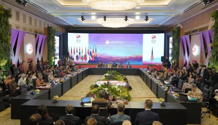 وسط خلاف أميركي ياباني مع الصين.. وزراء خارجية آسيان يحذرون من تصاعد التوتر في المنطقة