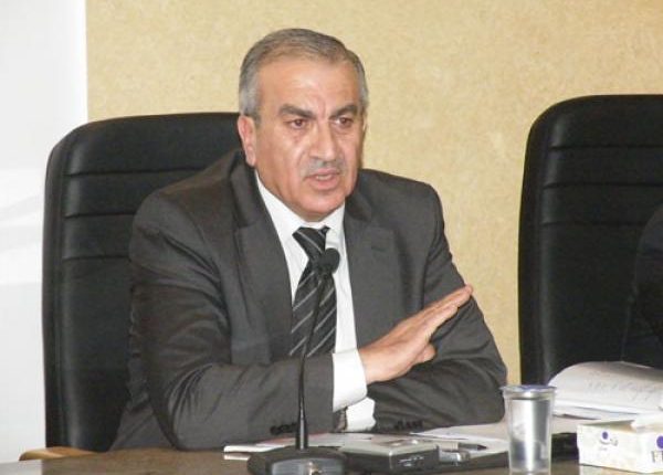 الوزير أبوالسمن يتبرع بمنزل والده لاستخدامه في مشاريع السلط