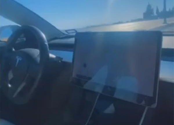 توقيف سائق 14 يوما لقيادته مركبة "عن بُعد" في السلط