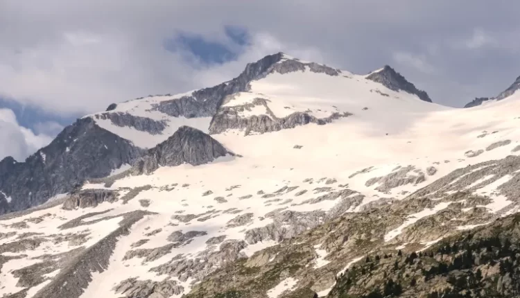 الحرارة تعجل اختفاء أكبر نهر جليدي في إسبانيا