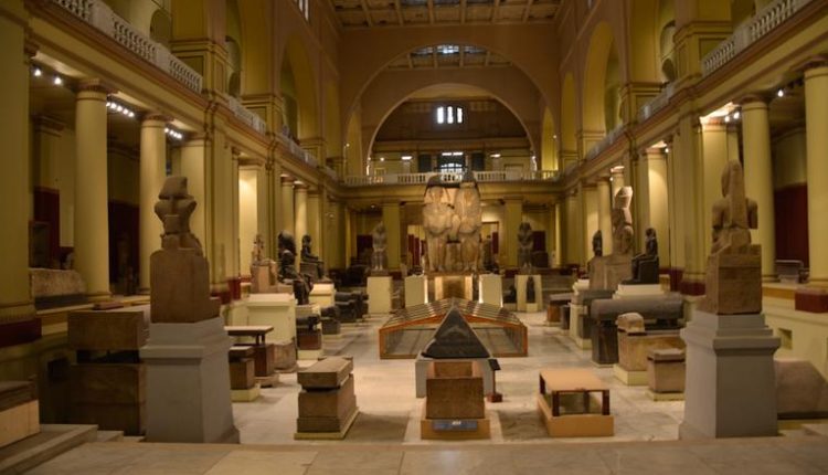 قصة المتحف المصري الكبير.. كيف يرويها مرمم الآثار؟