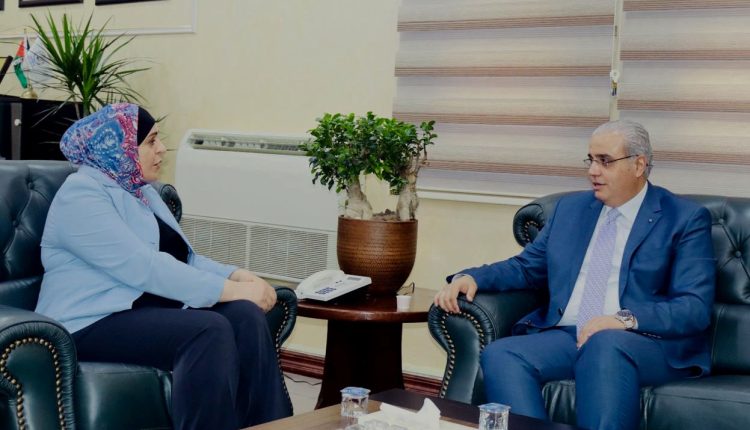 الصحة: تخفيض أسعار 97 صنفا دوائيا بنسب تتراوح من 5 - 72%