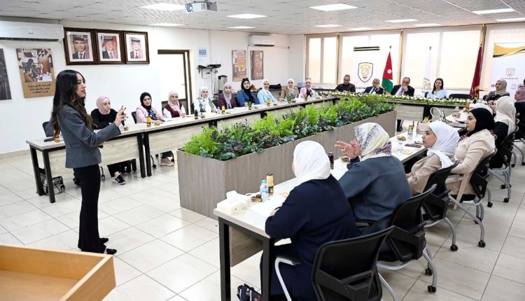 جلسة توعوية للعاملات بالتعليم الخاص ضمن مشروع "قوة النقابات"