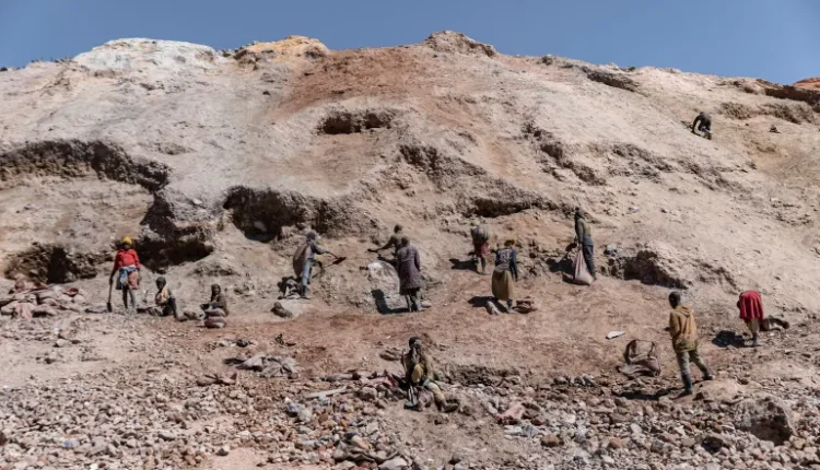 الكونغو الديمقراطية تفتح تحقيقا في شبكة تعدين تضم عناصر أمنية